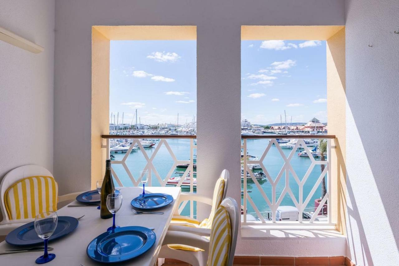 Lovelystay - Two Bedroom Duplex At Marina Apartment
